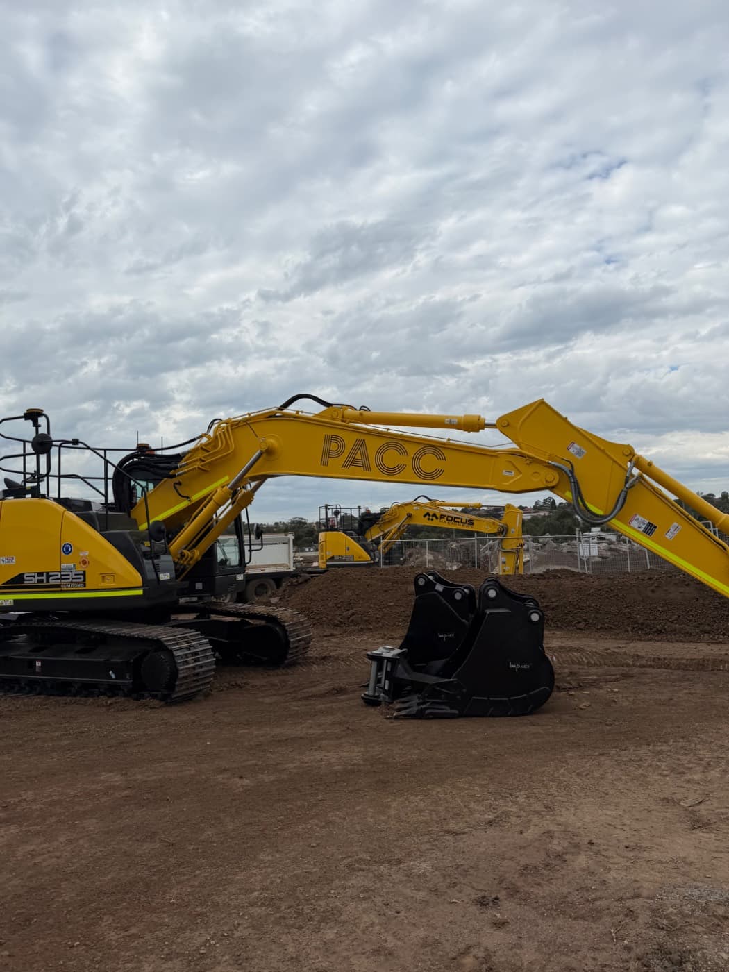 Sumitomo SH235